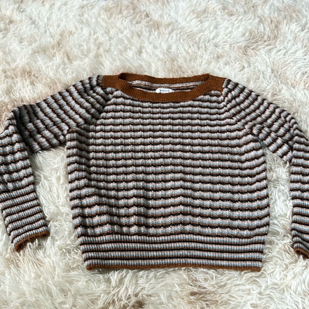 Nine West size Small 70’s inspired sweater - Picture 2 of 6